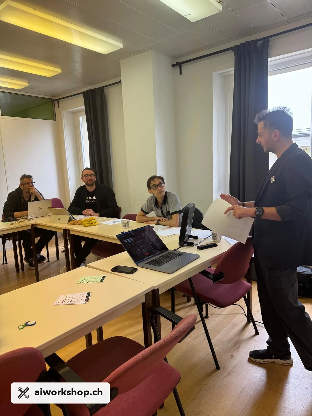 Partecipanti progettano un workflow con l’Agent Design Canvas a Losanna
